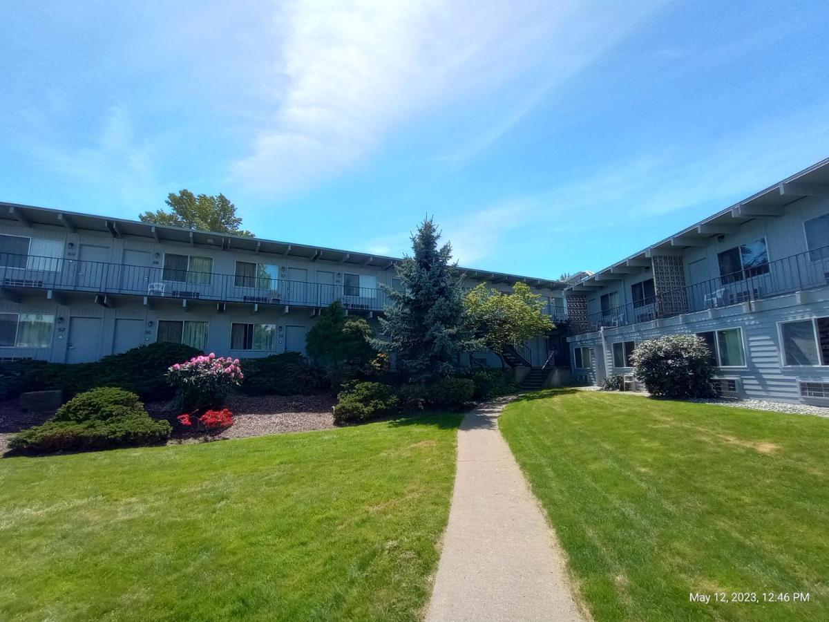 Cocusa Motel Burlington Exterior photo